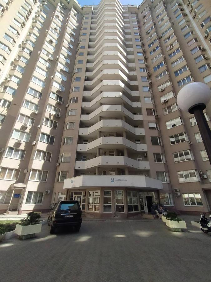 Апартаменты С Двумя Спальнями В Центре Города Odesa Exterior photo