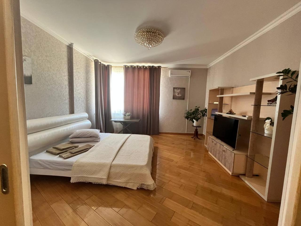 Апартаменты С Двумя Спальнями В Центре Города Odesa Room photo